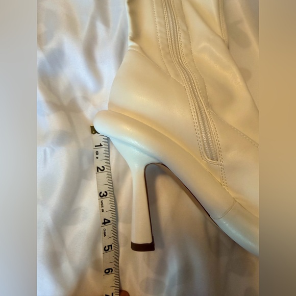 Azalea Wang White Platform Ankle Boots (Size 8) 🤍 - Picture 9 of 9